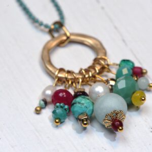 שרשרת אשכול ים תיכוני על שרשרת תכלת/טורקיז