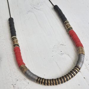 שרשרת סלייסים אורבנית אדום ושחור