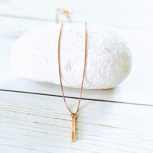 שרשרת גולדפילד עם תליון מלבן אלגנטי