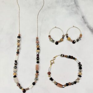 סט אדמה ואור - שרשרת צמיד ועגילי גולדפילד עם אבני חן